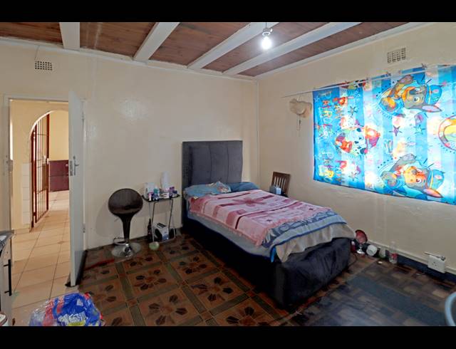 13 BEDROOM HOUSE FOR SALE IN HURST HILL
